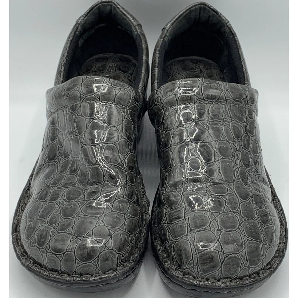 BOC Womens Sz 7.5 Peggy Clogs Gray Crocodile C45728 Slip On Wedge Heels‎